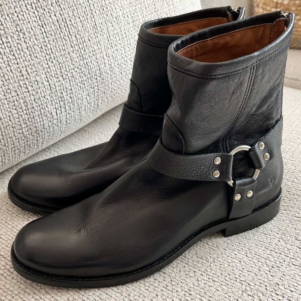 Frye - Phillip Harness Ankle Boots - black